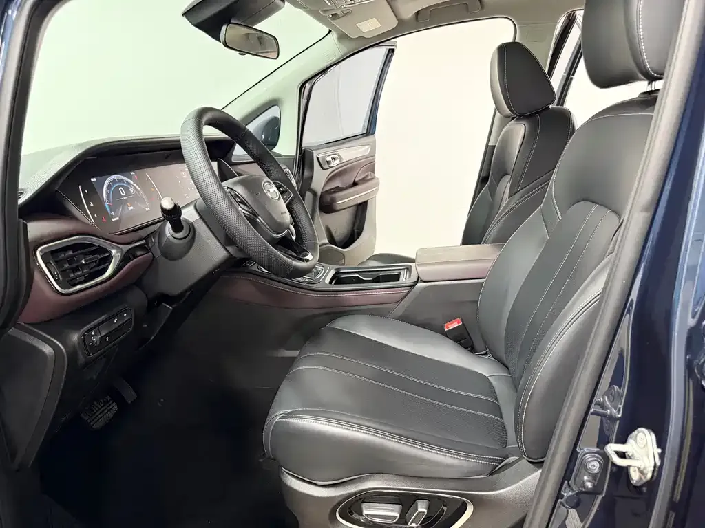 GAC Motor Trumpchi M6 — фото 2