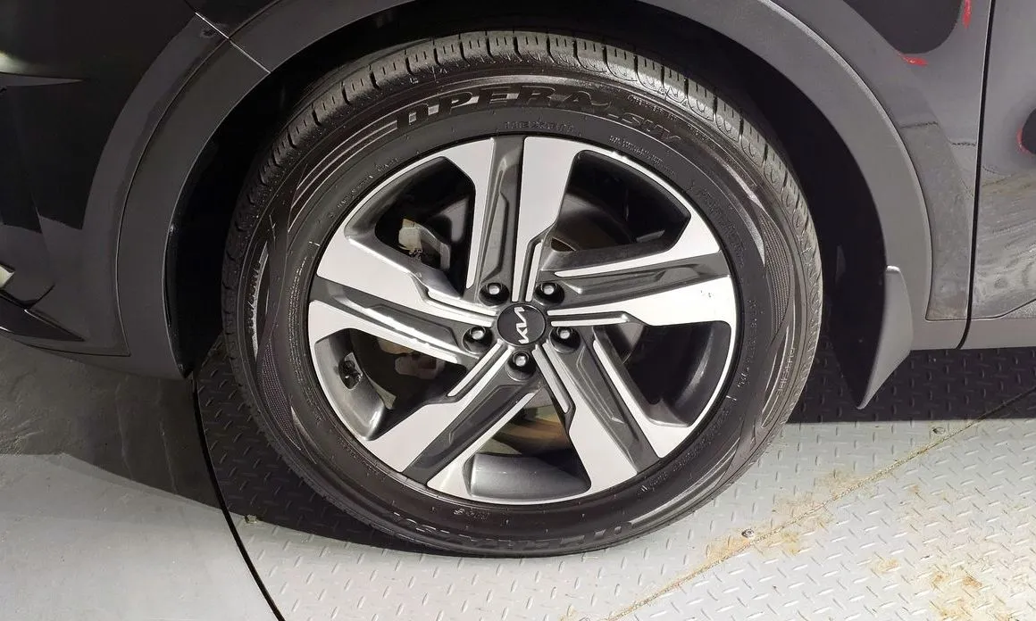 Kia Sorento — фото 6