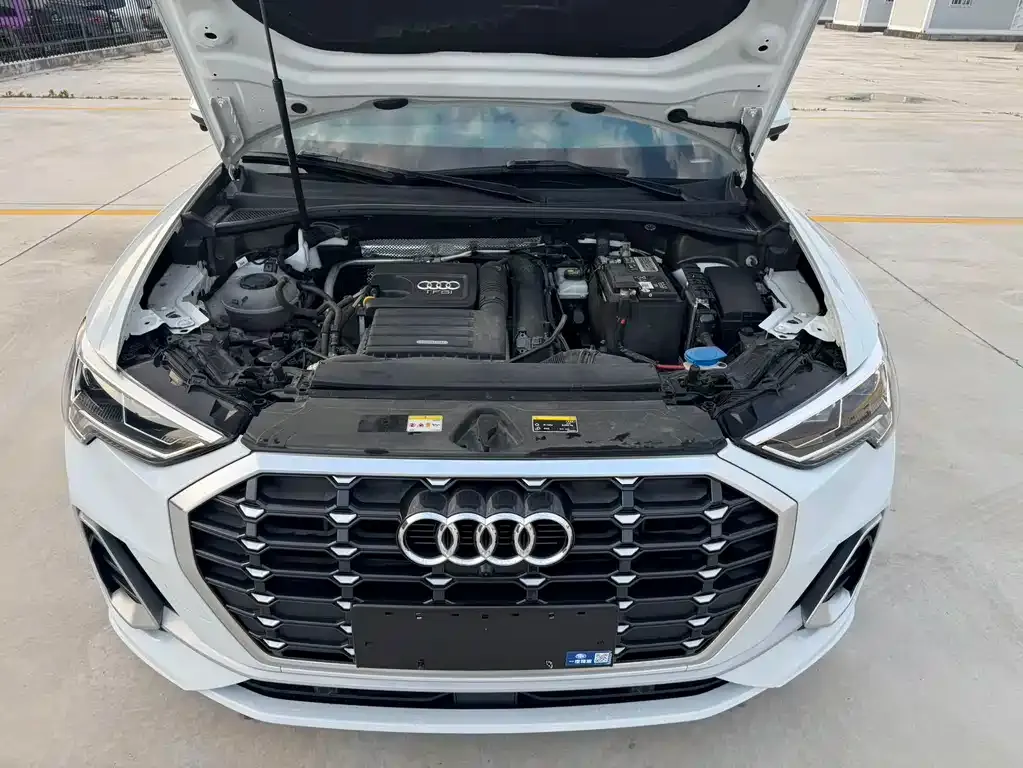 Audi Q3 — фото 10