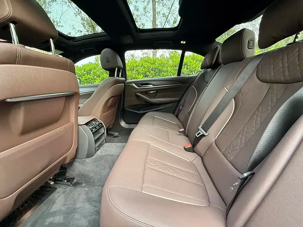 BMW 5 Series New Energy — фото 2