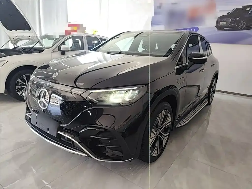 Mercedes-Benz EQE SUV — фото 1