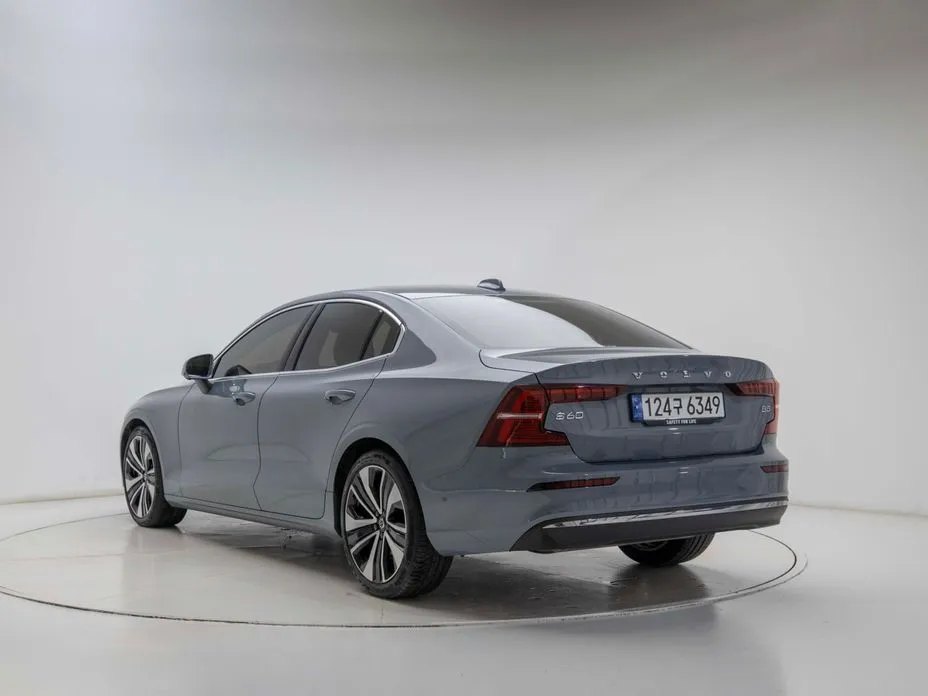 Volvo S60 — фото 7