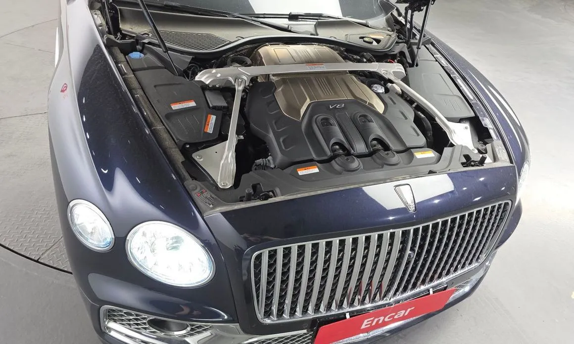Bentley Flying Spur — фото 8