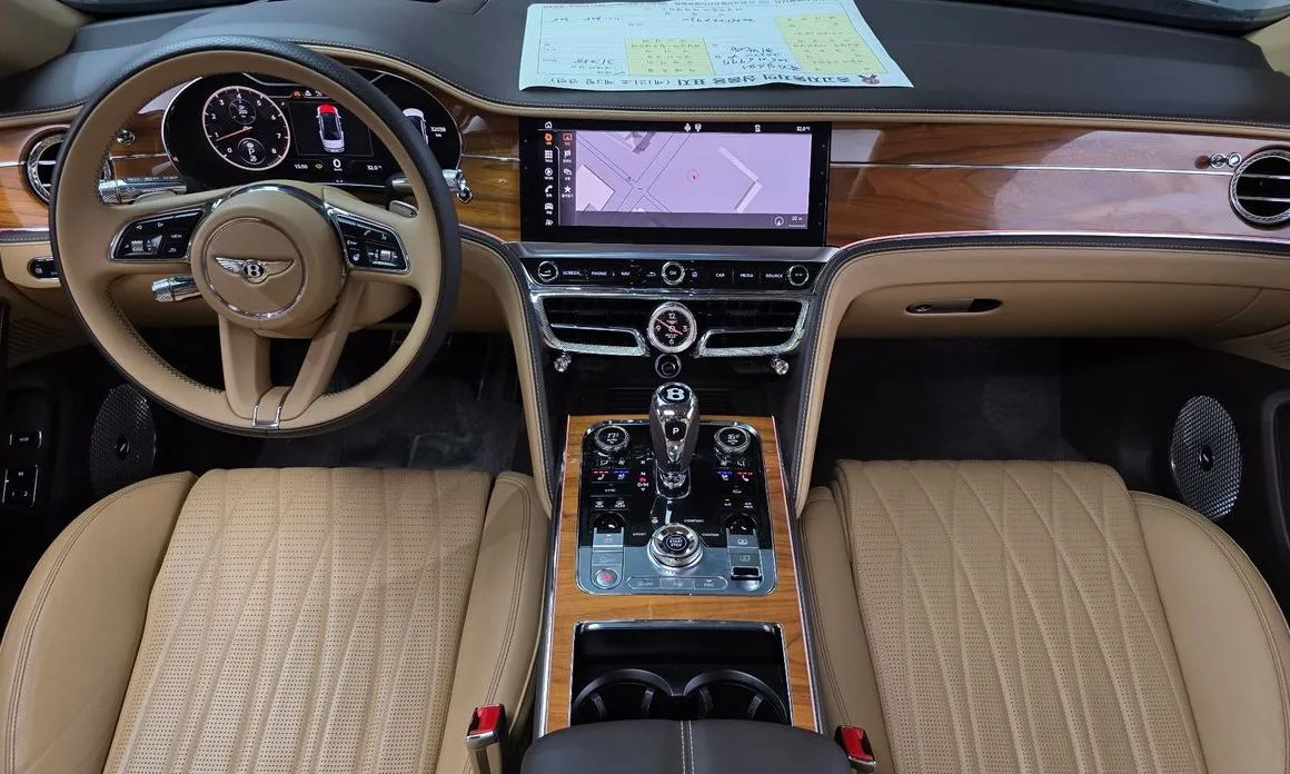 Bentley Flying Spur — фото 10