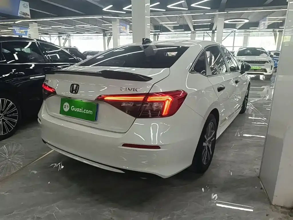 Honda Civic — фото 10