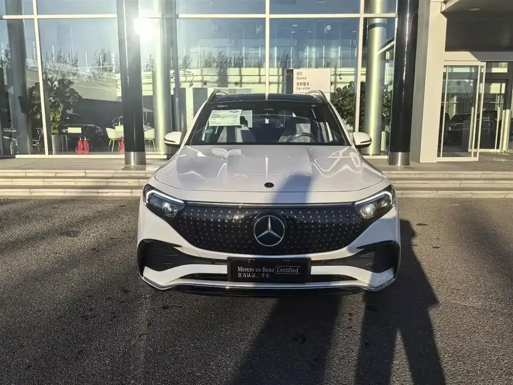 Mercedes-Benz EQB — фото 10
