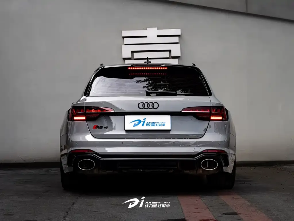 Audi RS 4 — фото 2