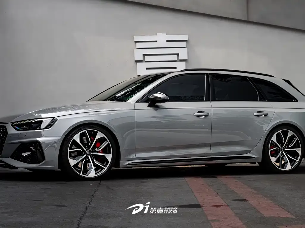 Audi RS 4 — фото 3