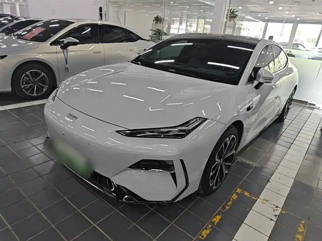 Geely Galaxy E8 — фото 1