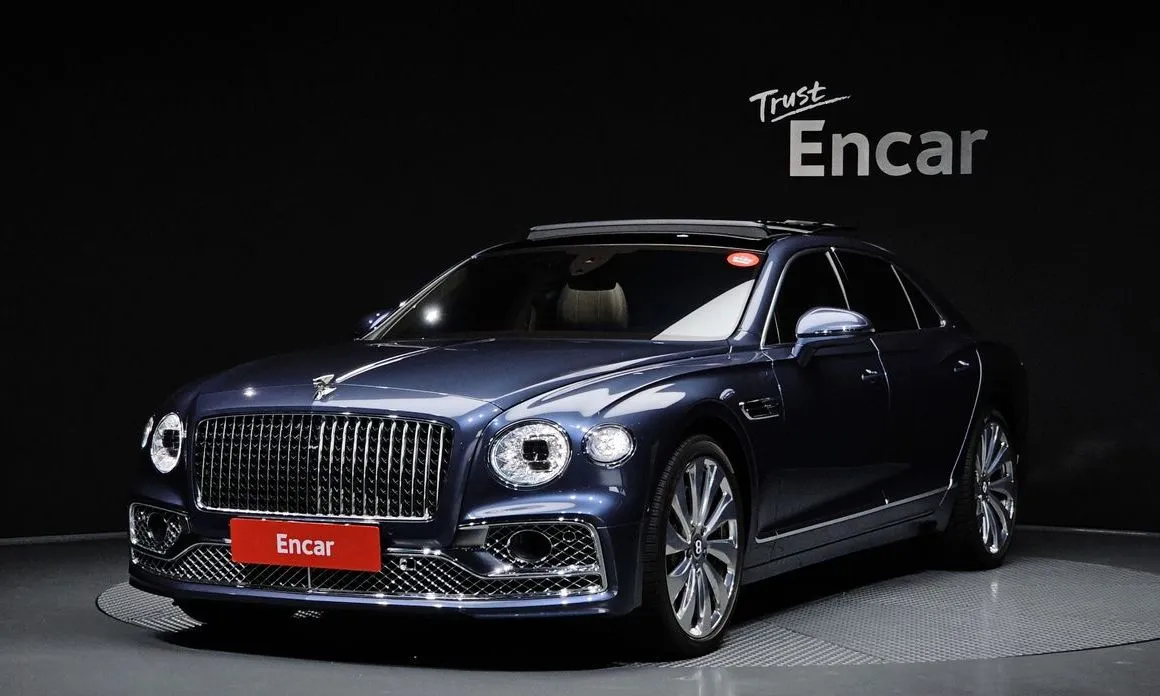 Bentley Flying Spur — фото 1