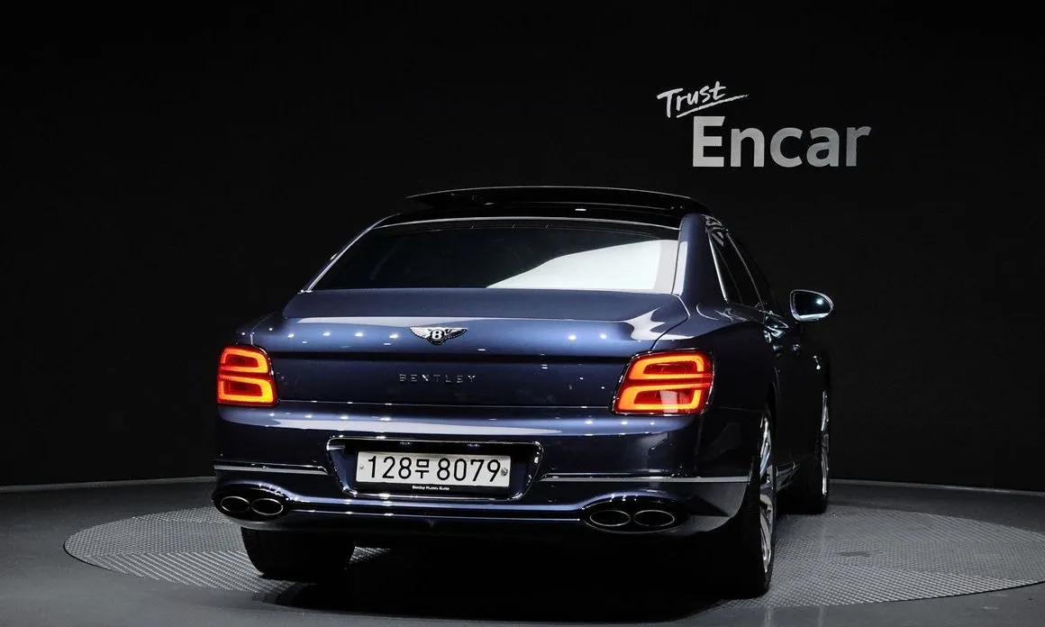 Bentley Flying Spur — фото 2