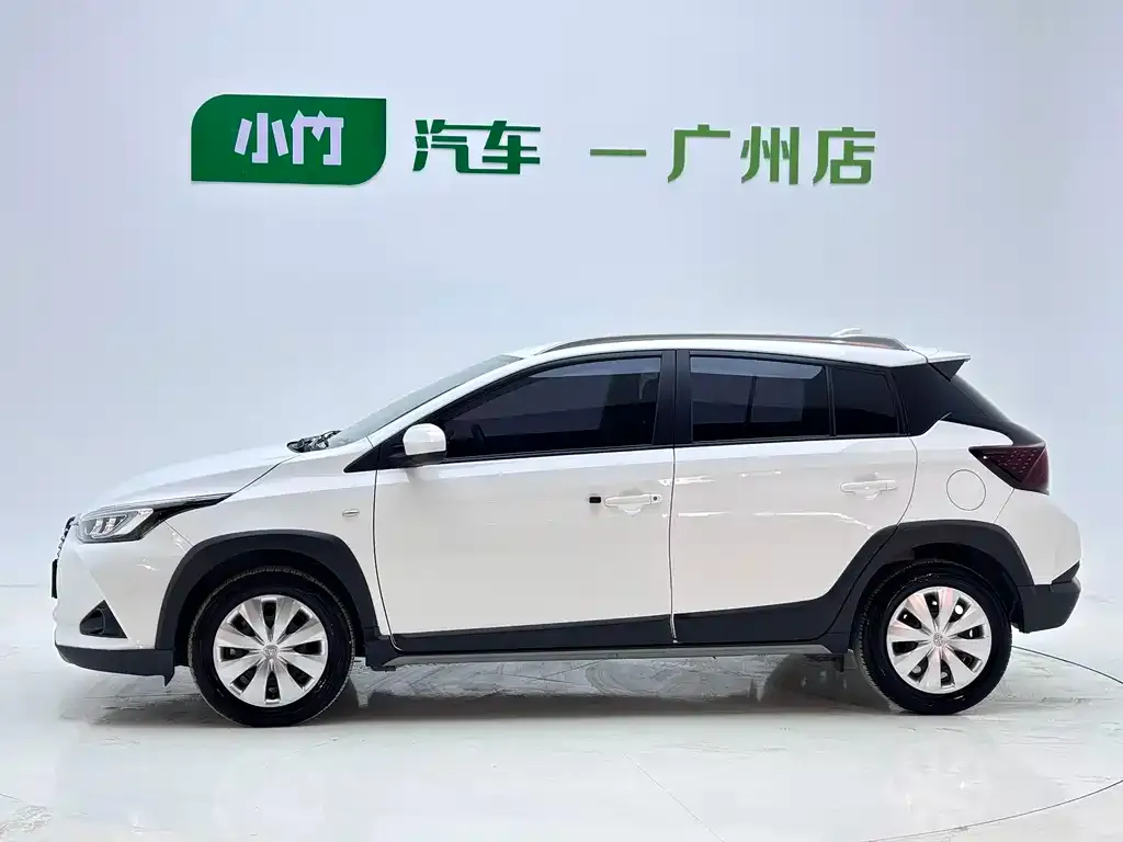 Toyota Yaris L — фото 7