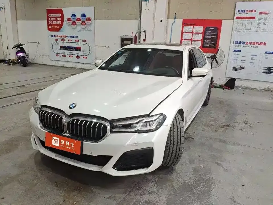 BMW 5 Series — фото 1