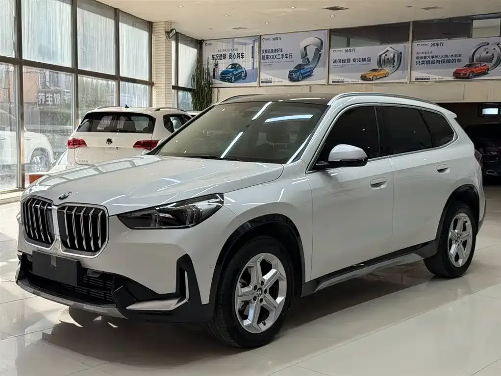 BMW X1 — фото 1