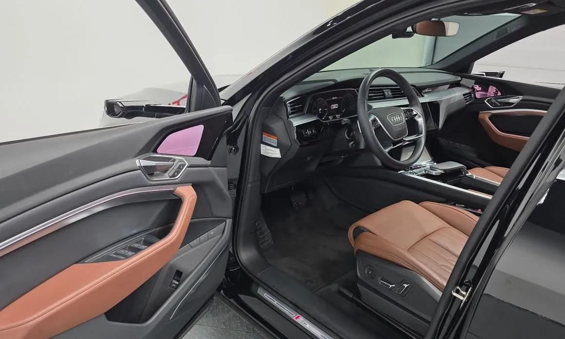 Audi e-tron — фото 6