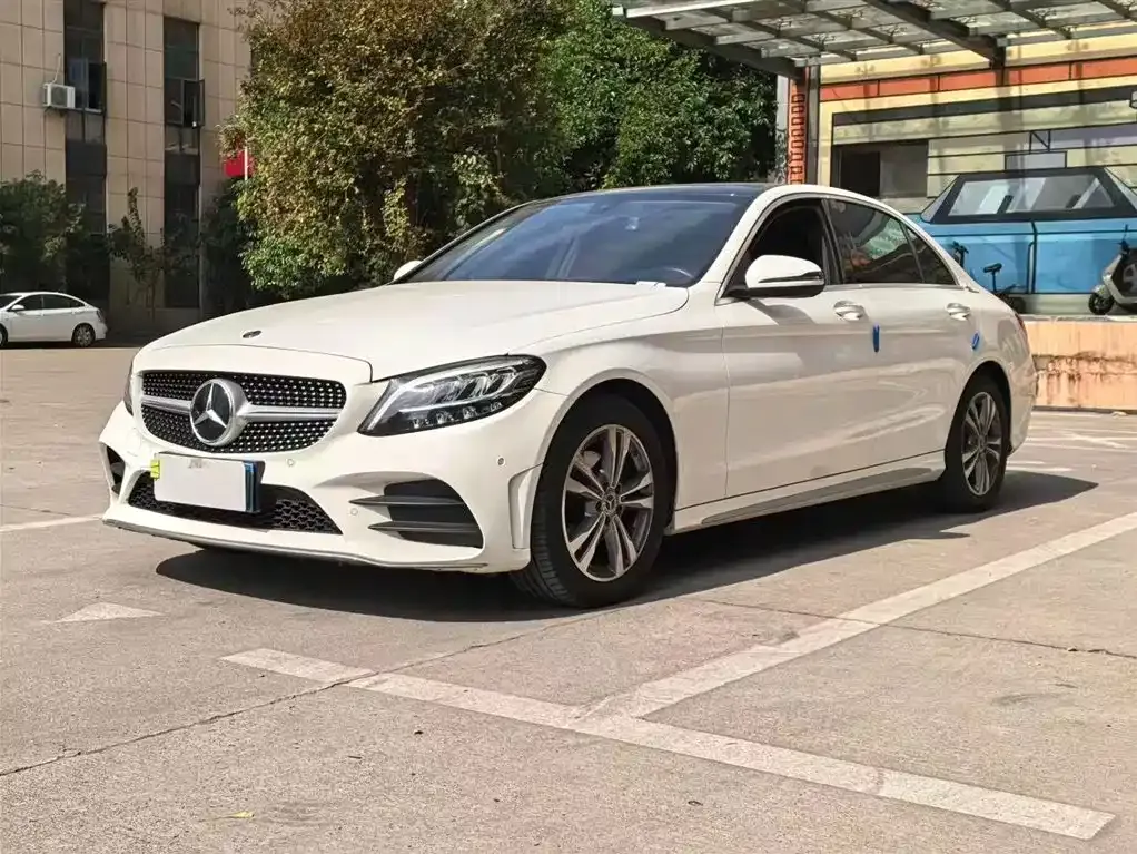Mercedes-Benz C-Class — фото 1