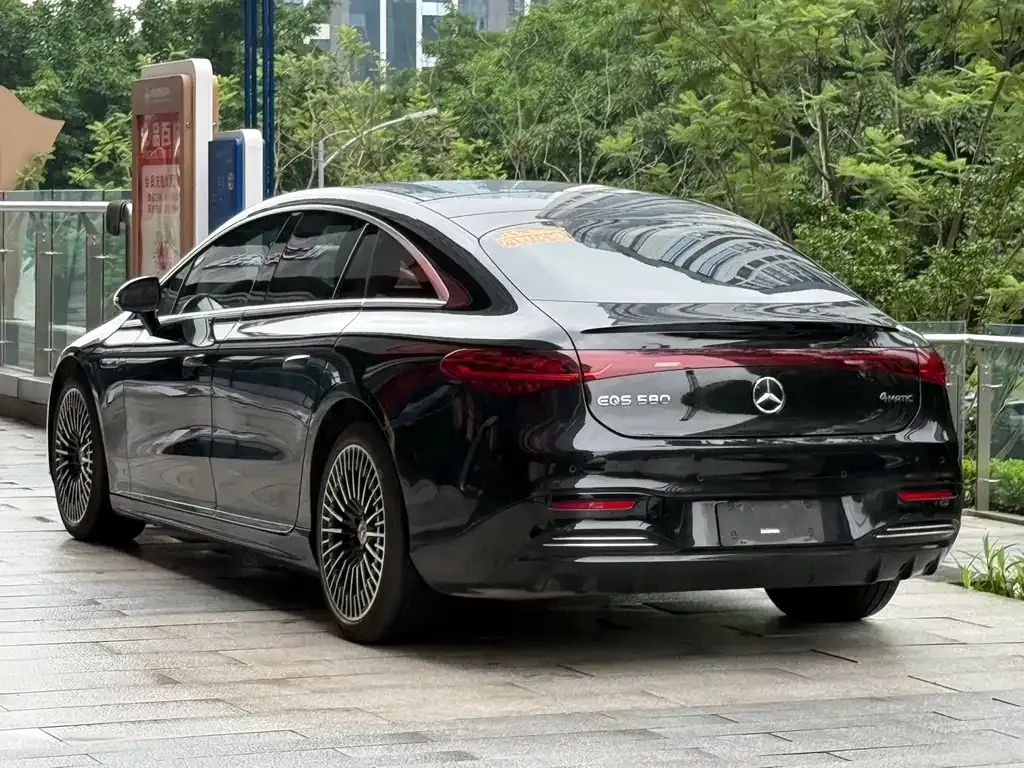 Mercedes-Benz EQS — фото 10