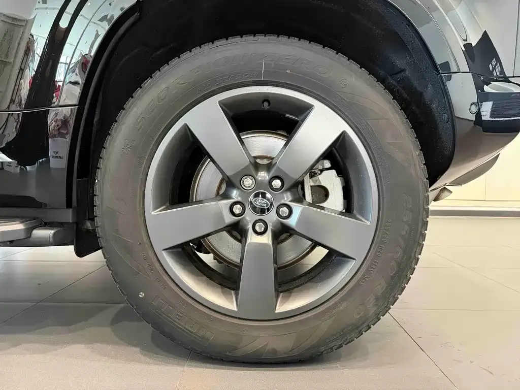 Land Rover Defender — фото 10
