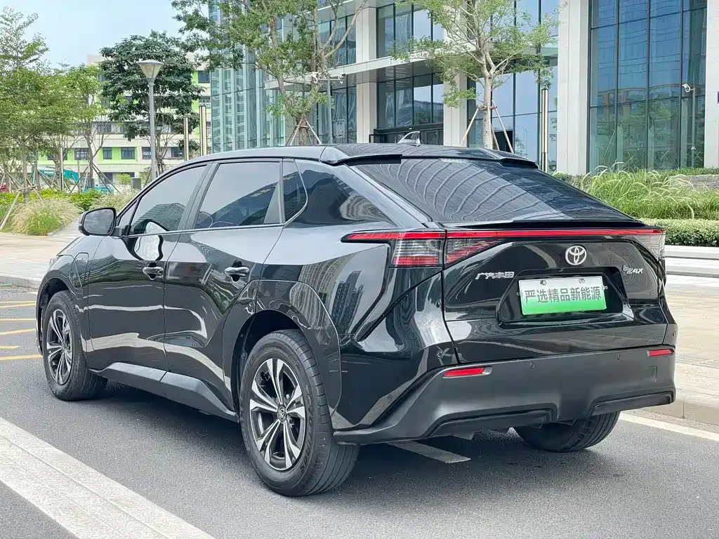 Toyota Platinum 4X — фото 10