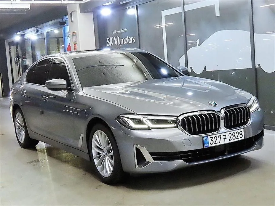 BMW 5-Series — фото 1