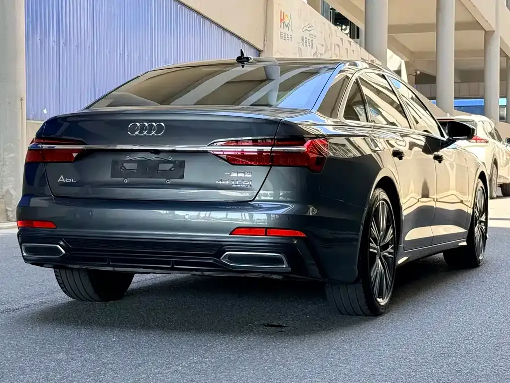 Audi A6L — фото 9