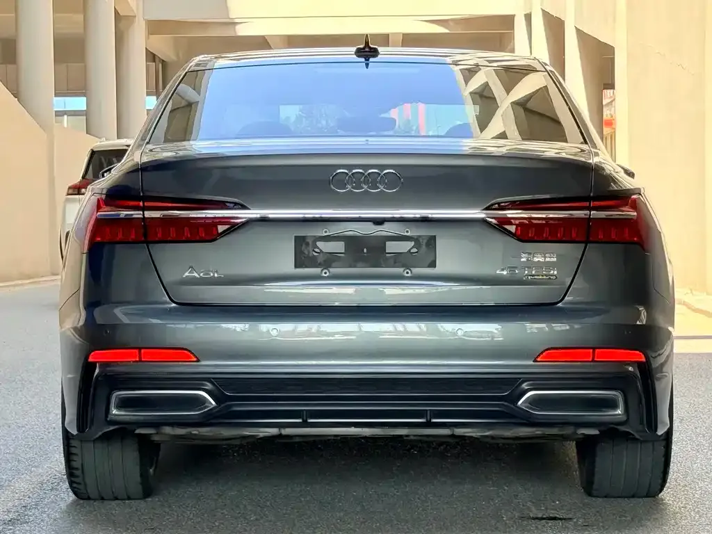 Audi A6L — фото 10