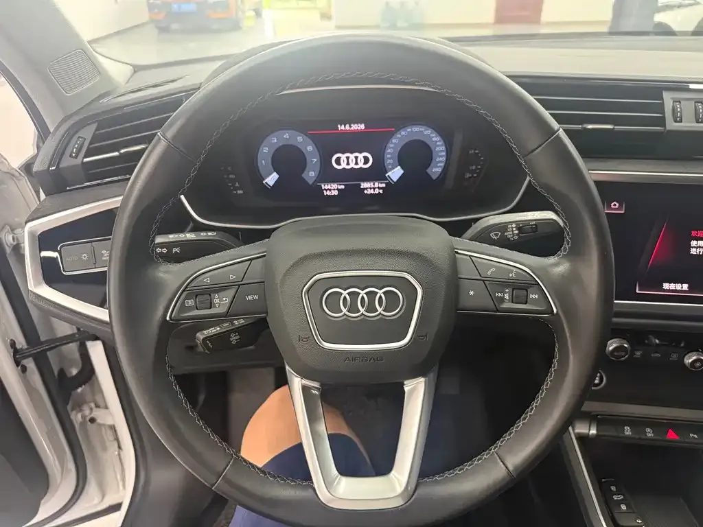 Audi Q3 — фото 9