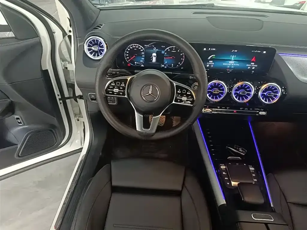 Mercedes-Benz GLA — фото 7
