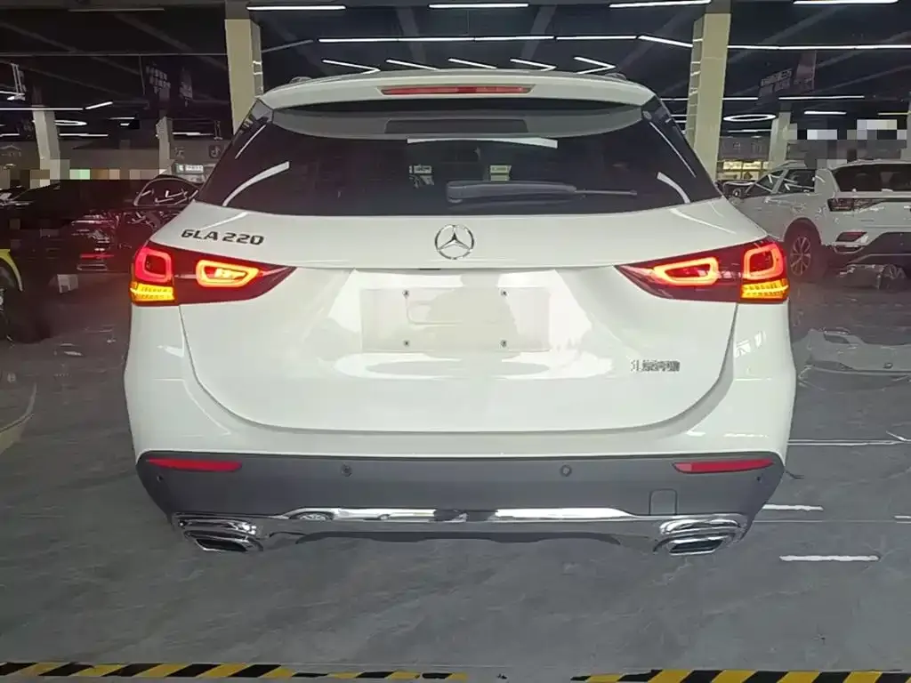 Mercedes-Benz GLA — фото 6