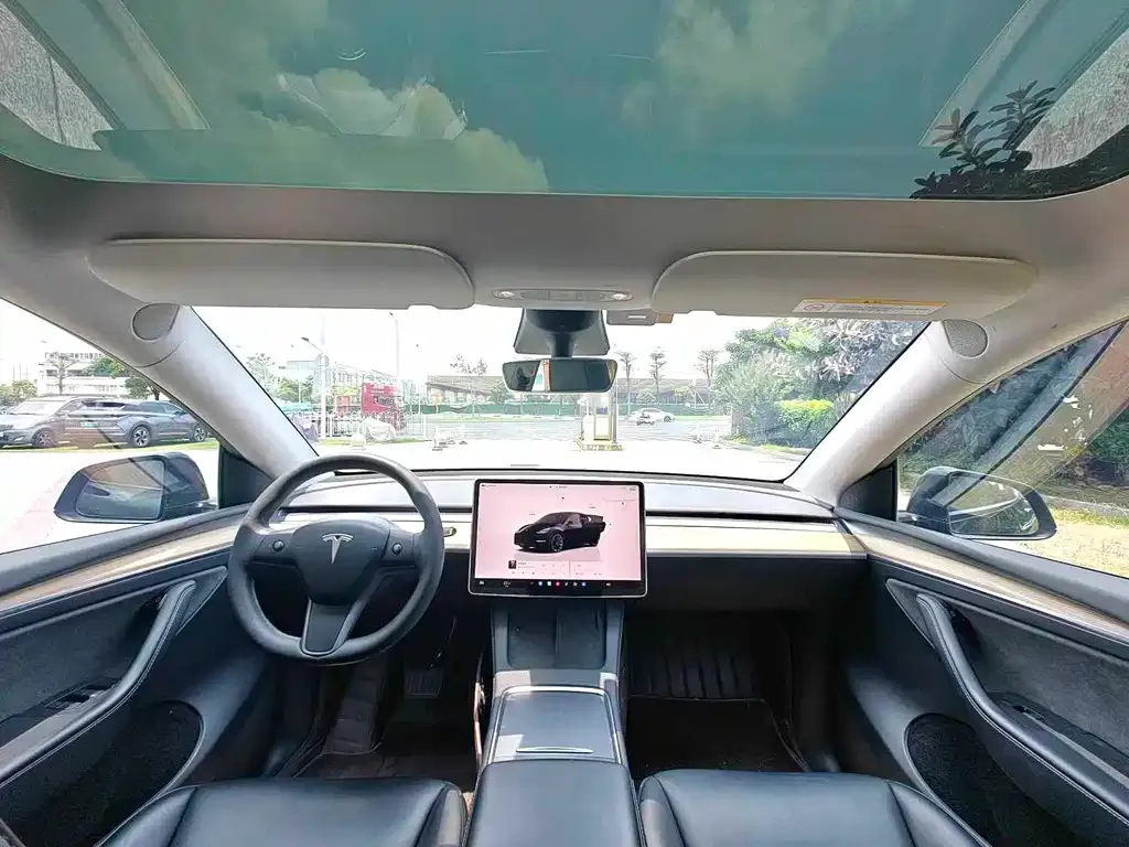 Tesla Model Y — фото 5