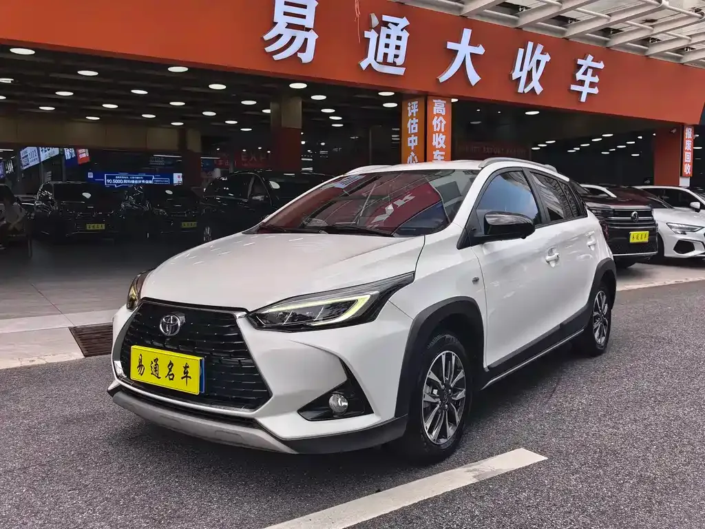 Toyota Yaris L — фото 7