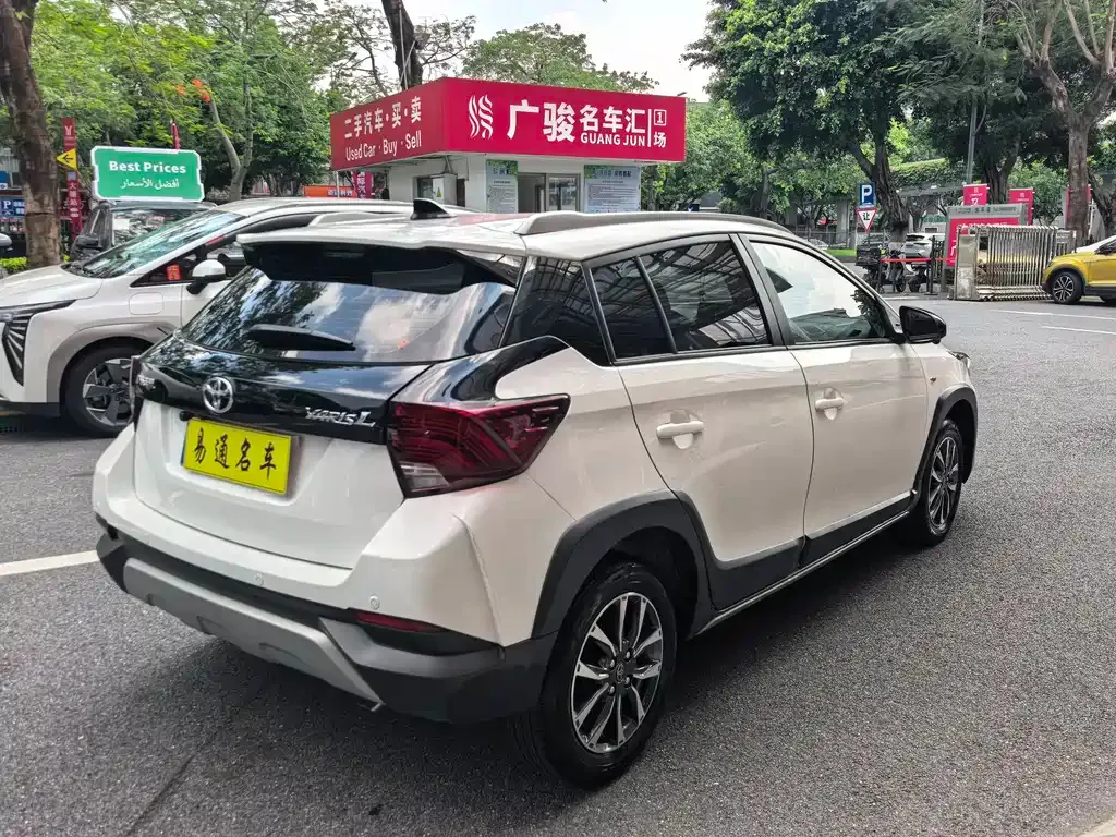 Toyota Yaris L — фото 10