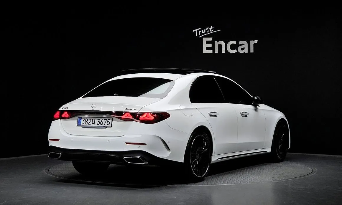 Mercedes-Benz E-Class — фото 8
