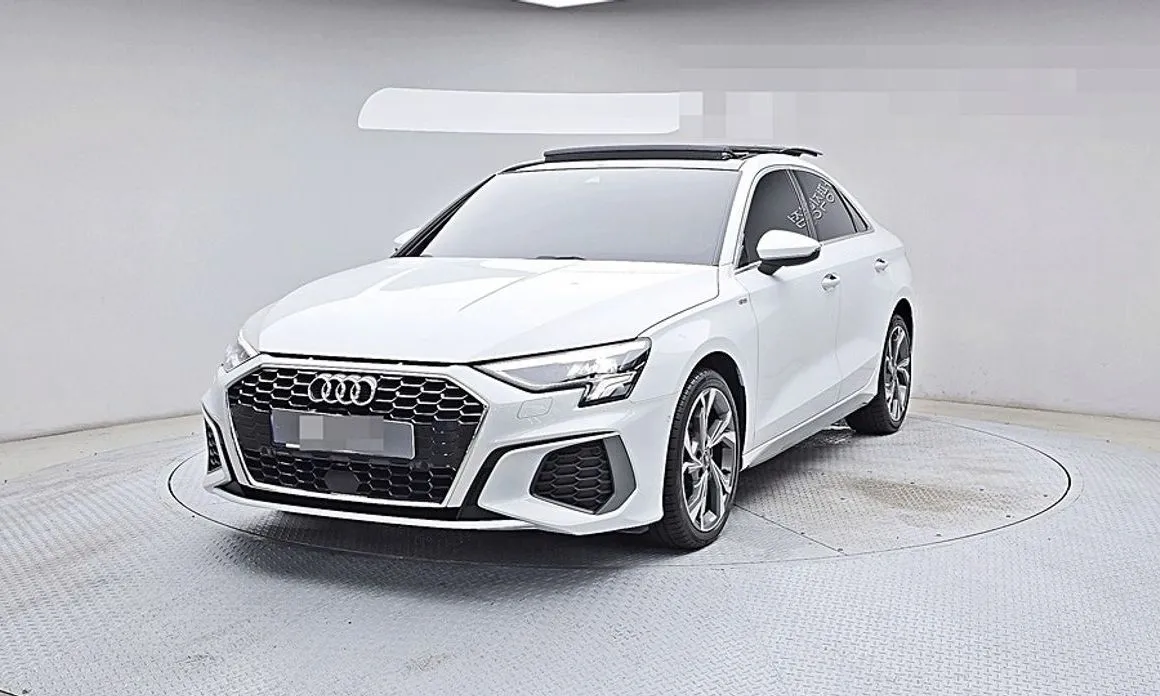 Audi A3 — фото 1