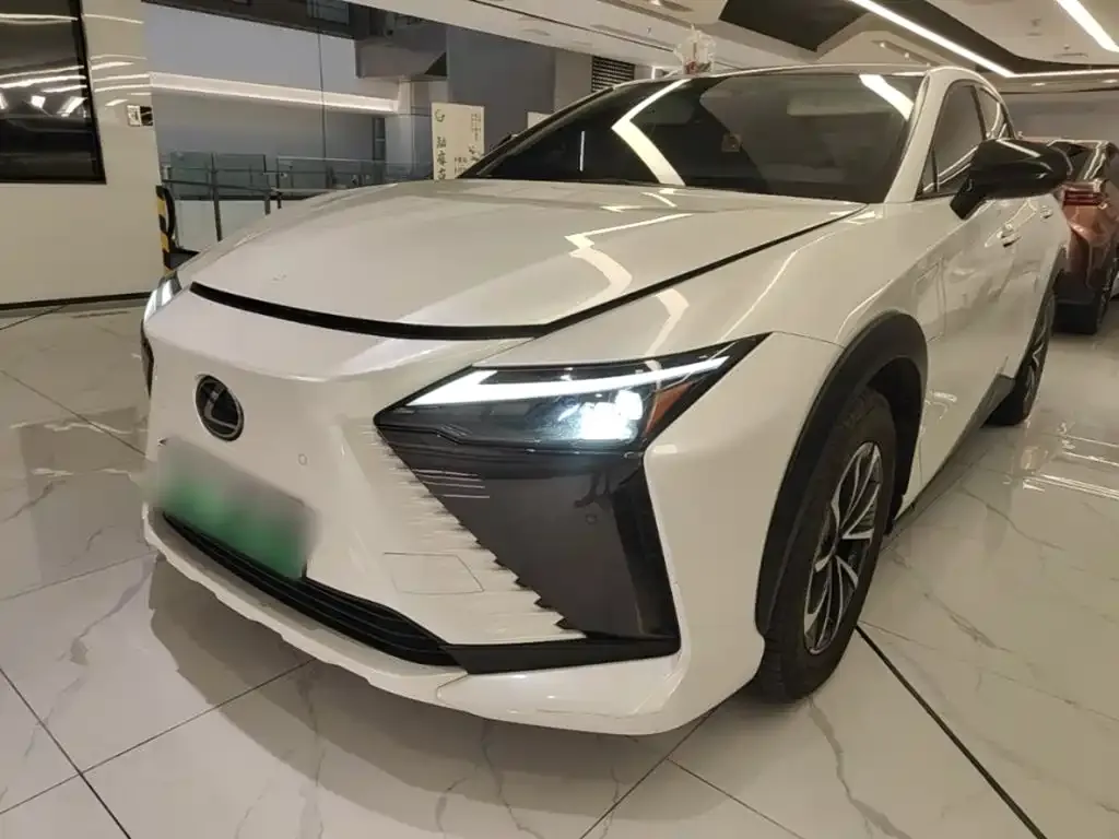 Lexus RZ — фото 2