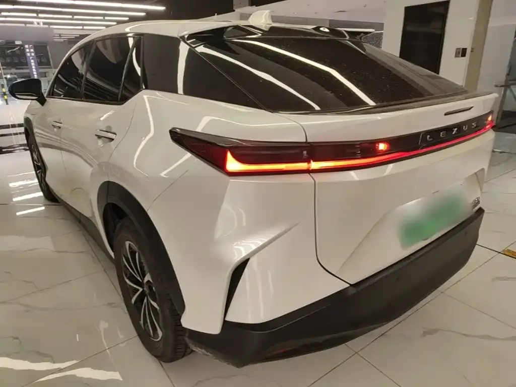 Lexus RZ — фото 5