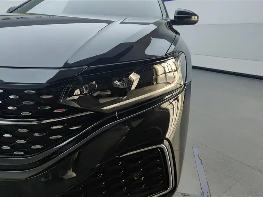 Volkswagen Passat — фото 9