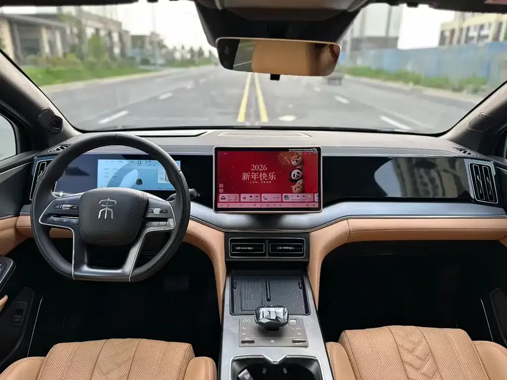 BYD L DM-i — фото 3