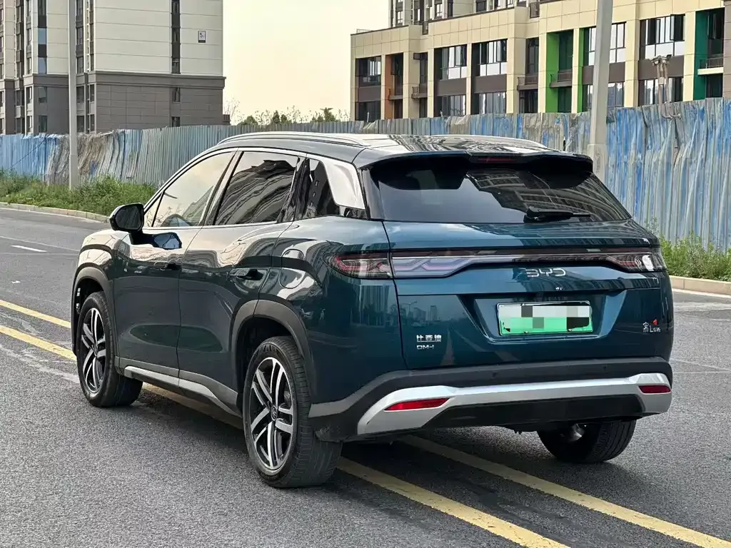 BYD L DM-i — фото 5