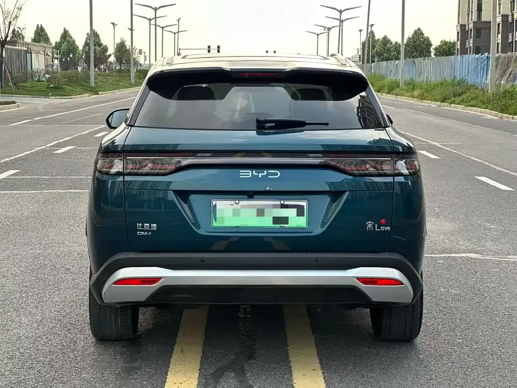 BYD L DM-i — фото 7