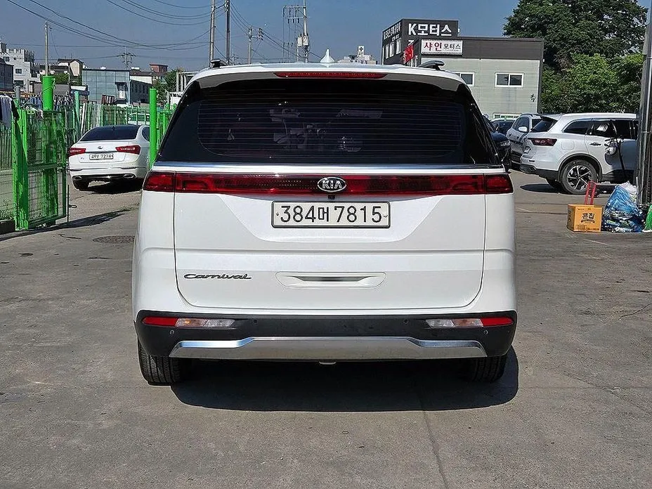 Kia Carnival — фото 10