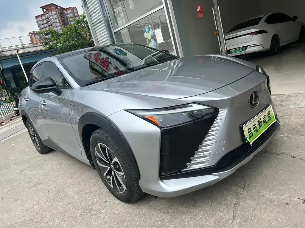 Lexus RZ — фото 8