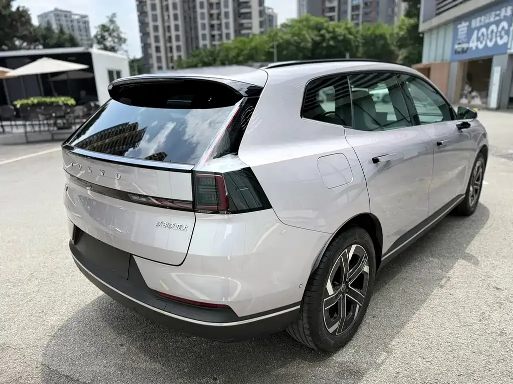 Volvo XC70 Plug-in Hybrid — фото 5