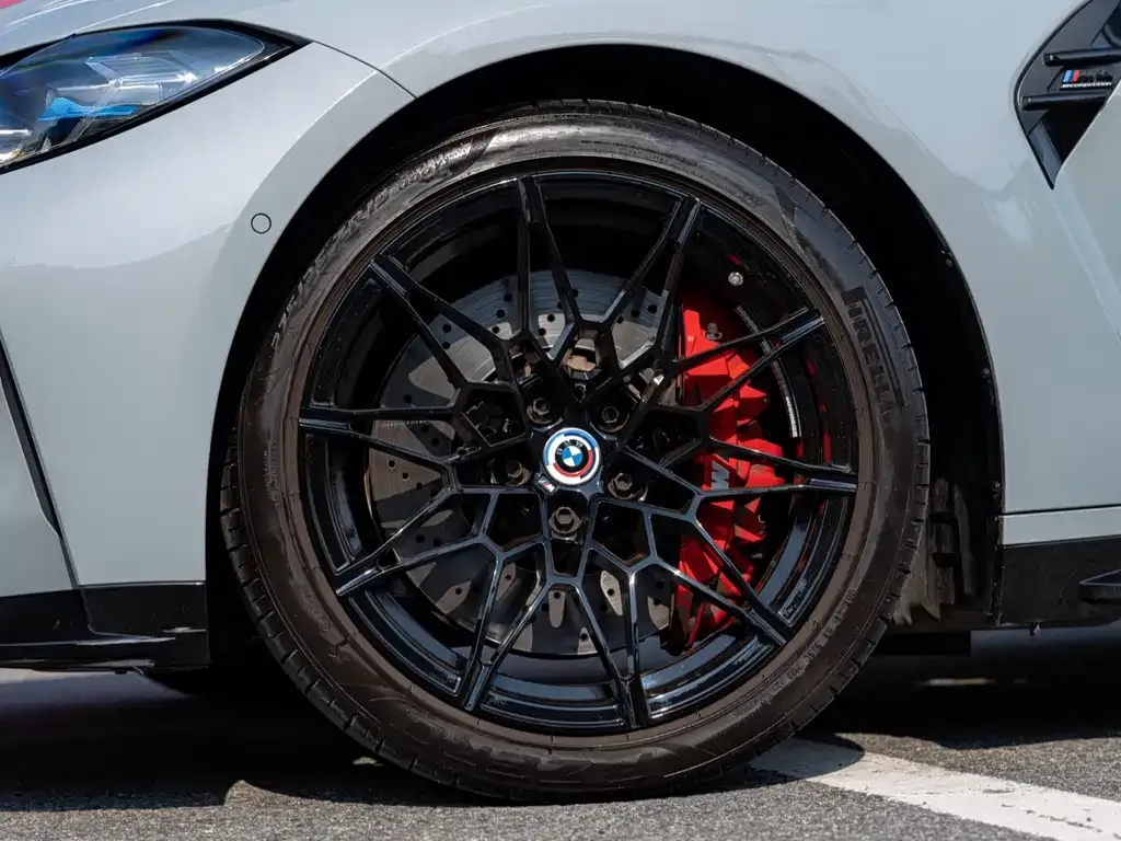 BMW M4 — фото 4