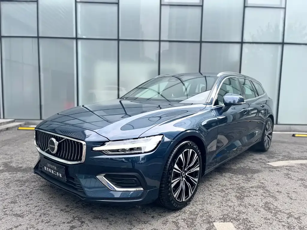 Volvo V60 — фото 1