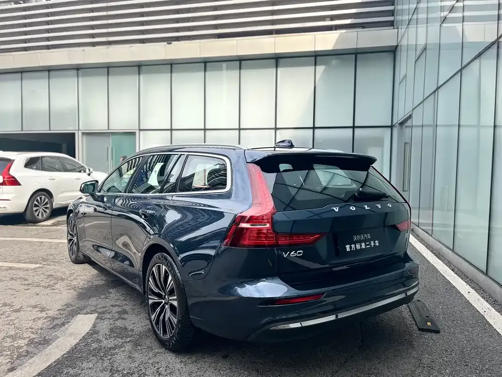 Volvo V60 — фото 10