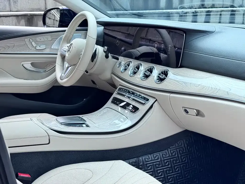Mercedes-Benz CLS — фото 6