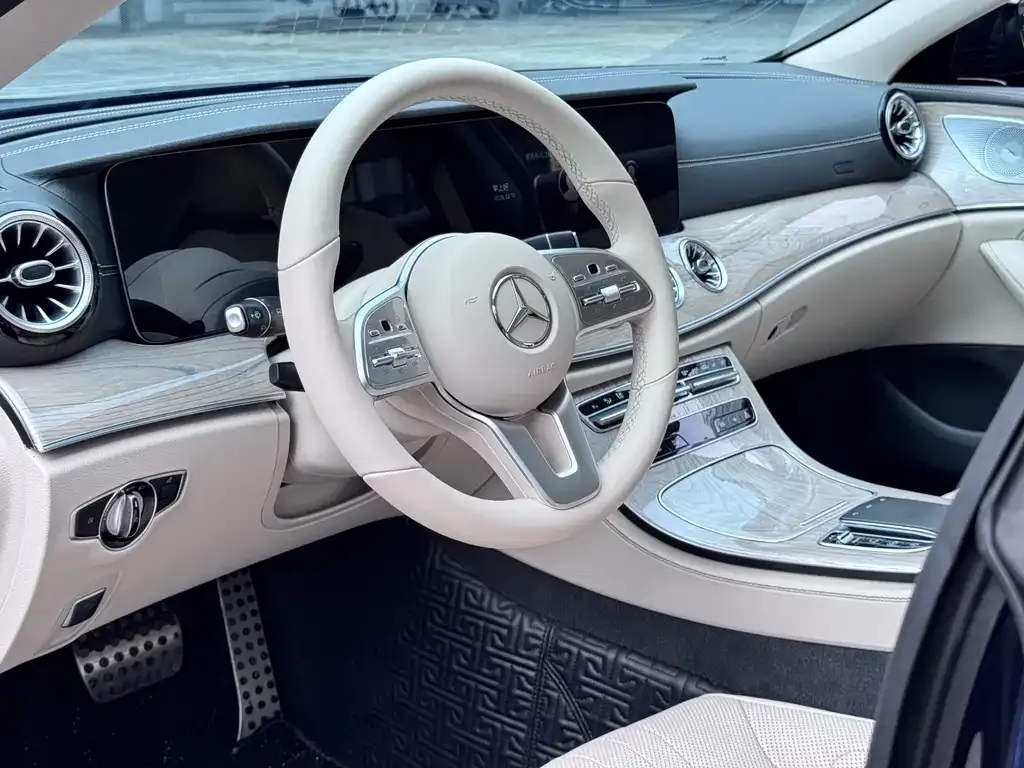 Mercedes-Benz CLS — фото 2