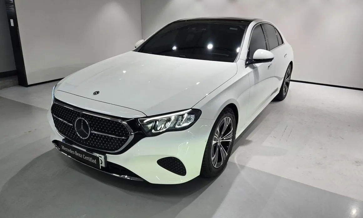 Mercedes-Benz E-Class — фото 1