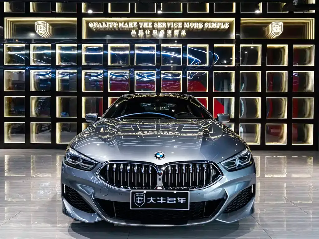 BMW 8 Series — фото 3